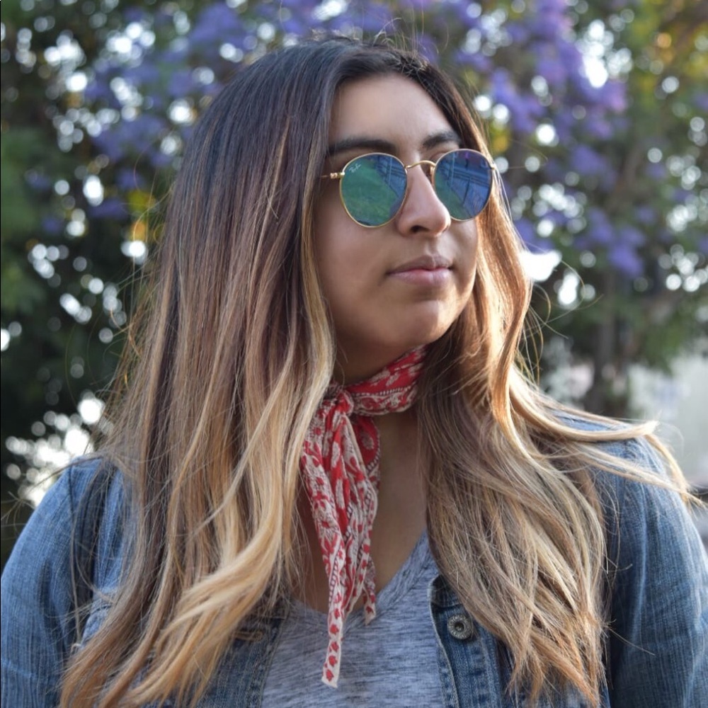 Meet your Posher, Valeria